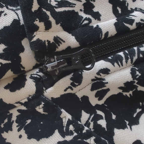 Lululemon jacket size 4 - Picture 6 of 7